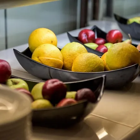 Manousos فندق 3*