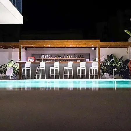 Manousos Otel