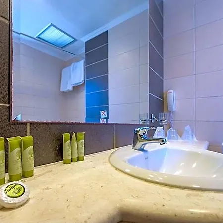 Otel Manousos Rhodes City