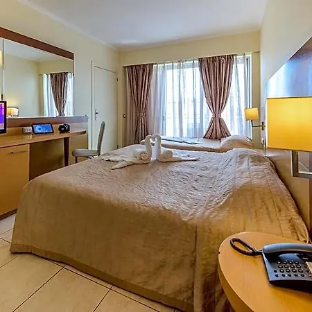 Manousos Otel 3*