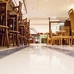 马努索斯城市酒店 Rhodes City